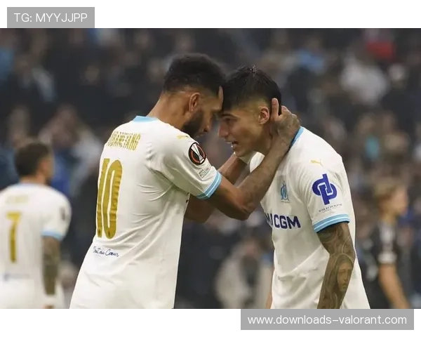 葡萄牙体育对阵马赛 埃莫森假摔染黄两次成比赛关键转折点