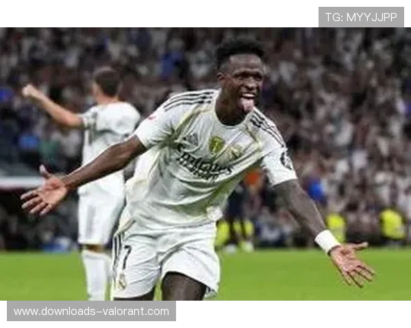 皇马客场复仇本菲卡,维尼修斯进球后种族歧视风波成焦点